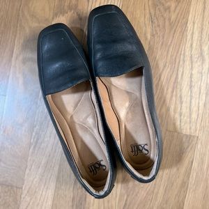 Black Sofft Eldyn Leather Loafers